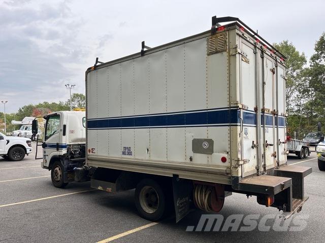 Isuzu NQR Furgoonautod