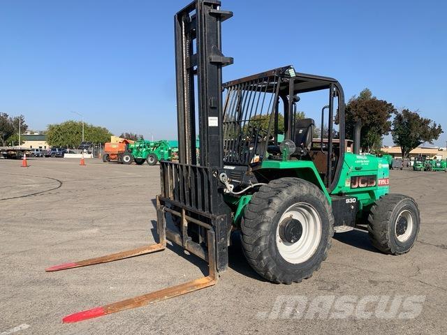 JCB 930 Maastikutõstukid