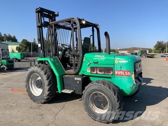 JCB 930 Maastikutõstukid