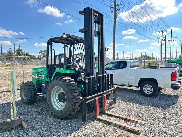 JCB 930 Maastikutõstukid