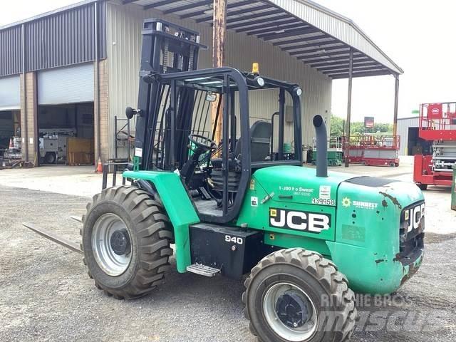 JCB 940 Maastikutõstukid