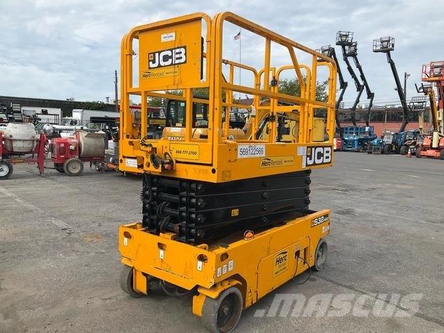 JCB S3246E Käärtõstukid