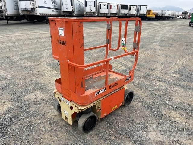 JLG 1230ES Vertikaalsed mast tõstukid