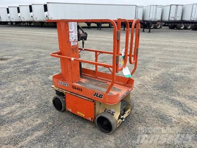 JLG 1230ES Vertikaalsed mast tõstukid