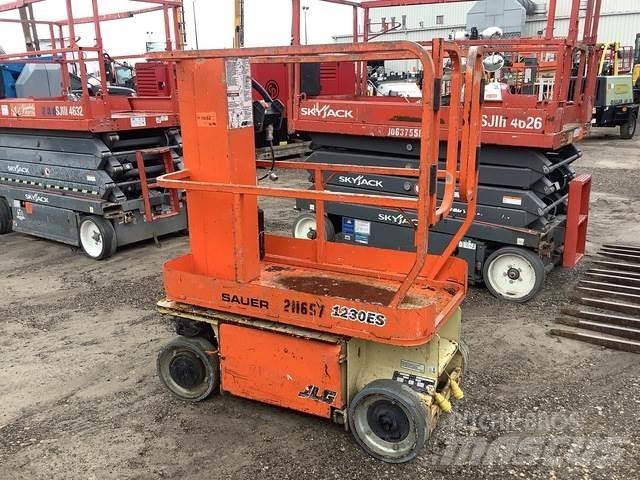 JLG 1230ES Vertikaalsed mast tõstukid