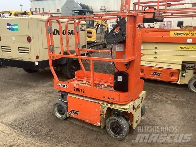 JLG 1230ES Vertikaalsed mast tõstukid