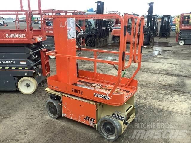 JLG 1230ES Vertikaalsed mast tõstukid