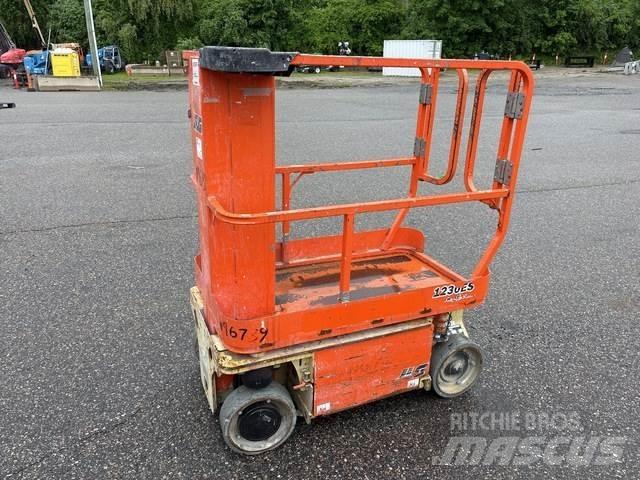 JLG 1230ES Vertikaalsed mast tõstukid