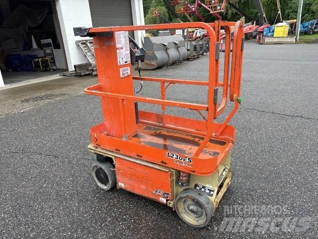 JLG 1230ES Vertikaalsed mast tõstukid