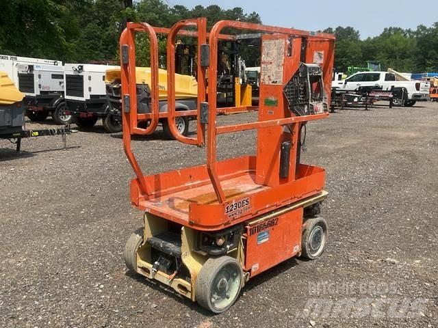 JLG 1230ES Vertikaalsed mast tõstukid