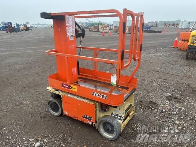 JLG 1230ES Vertikaalsed mast tõstukid