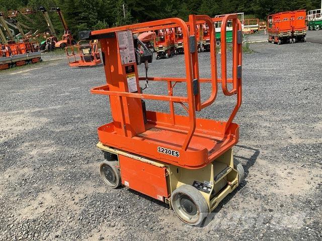 JLG 1230ES Vertikaalsed mast tõstukid
