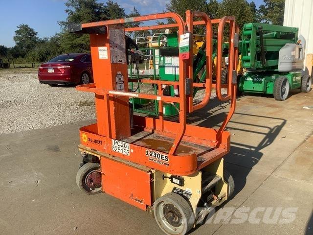 JLG 1230ES Vertikaalsed mast tõstukid
