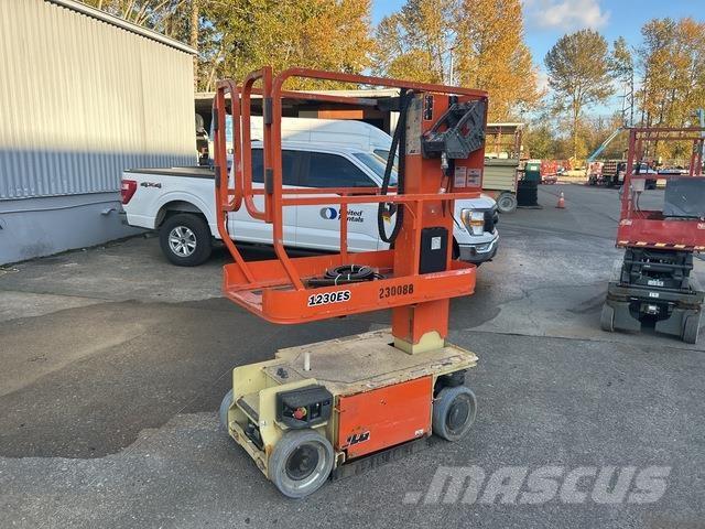 JLG 1230ES Vertikaalsed mast tõstukid