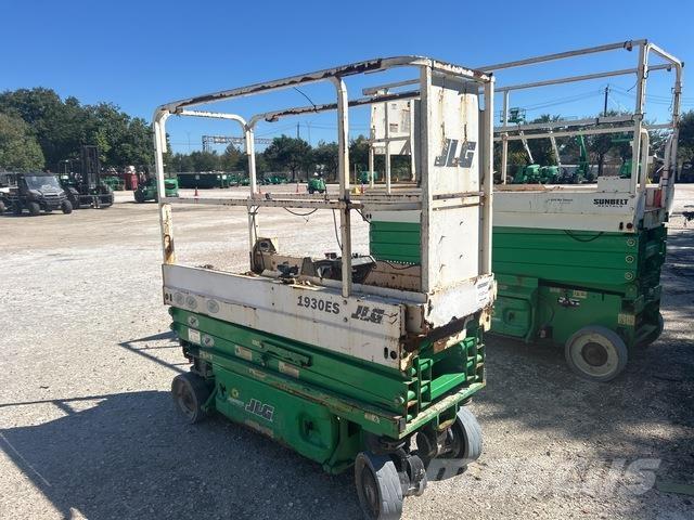 JLG 1930ES Käärtõstukid