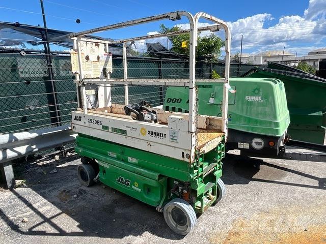 JLG 1930ES Käärtõstukid