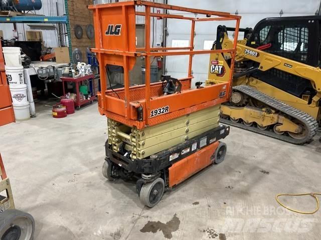 JLG 1932R Käärtõstukid