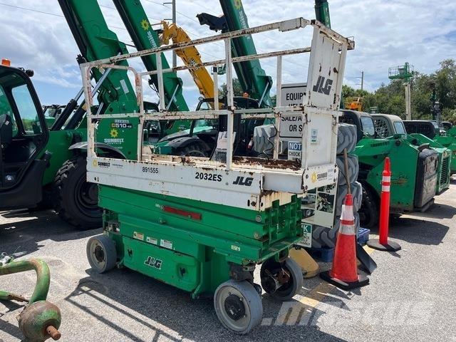 JLG 2032ES Käärtõstukid