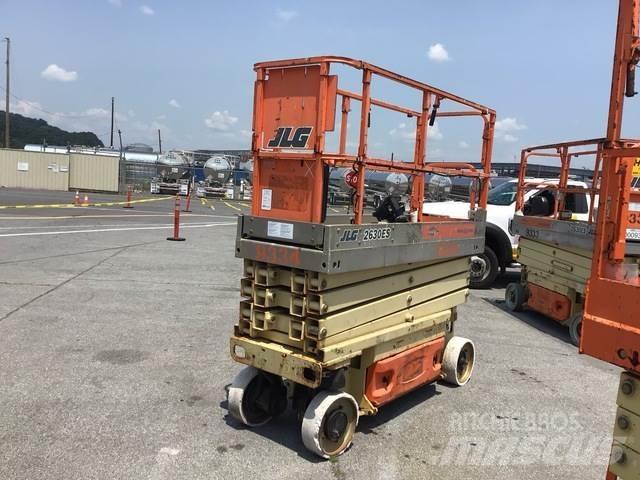 JLG 2630ES Käärtõstukid