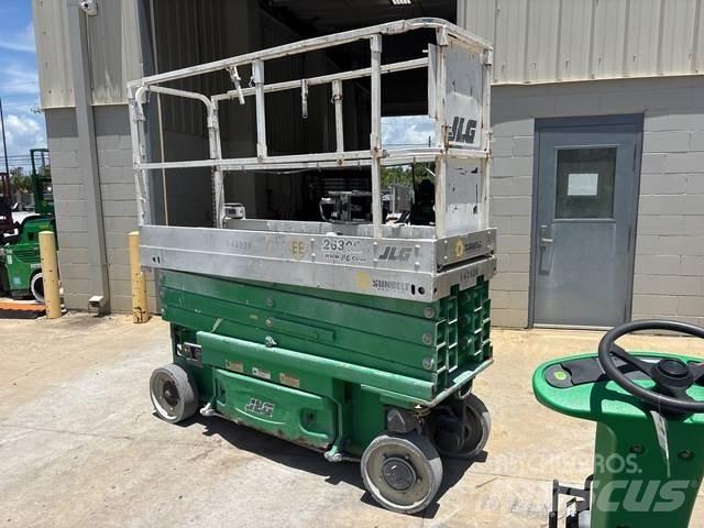 JLG 2630ES Käärtõstukid