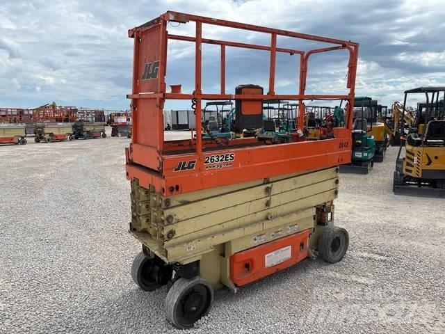 JLG 2632ES Käärtõstukid