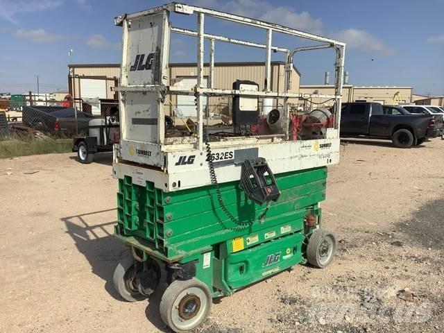 JLG 2632ES Käärtõstukid