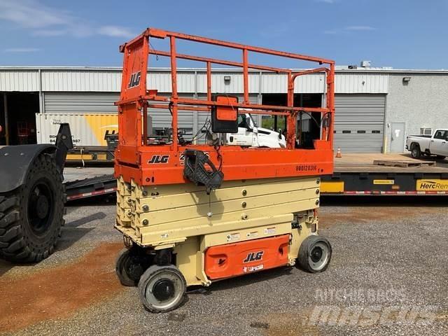 JLG 2632ES Käärtõstukid
