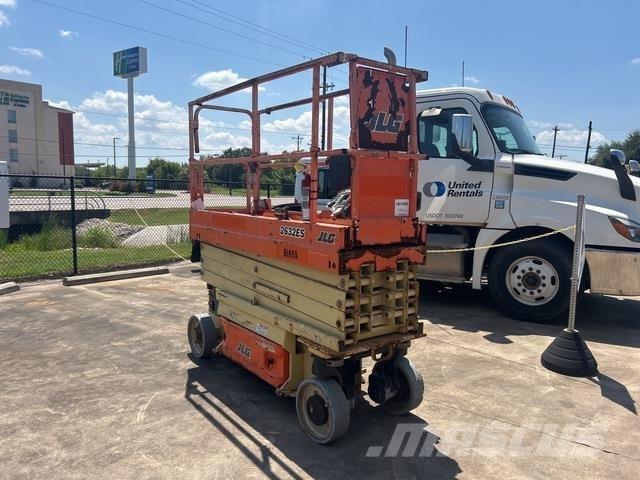 JLG 2632ES Käärtõstukid