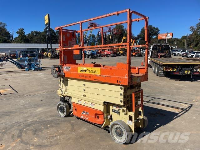 JLG 2632ES Käärtõstukid