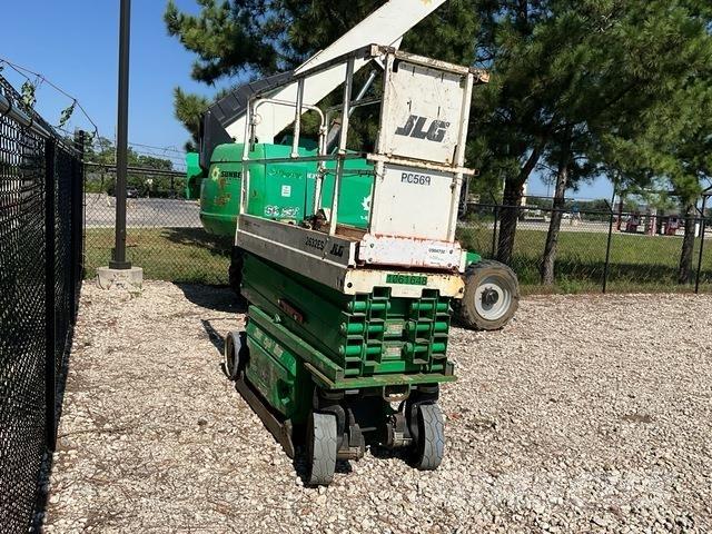 JLG 2632ES Käärtõstukid