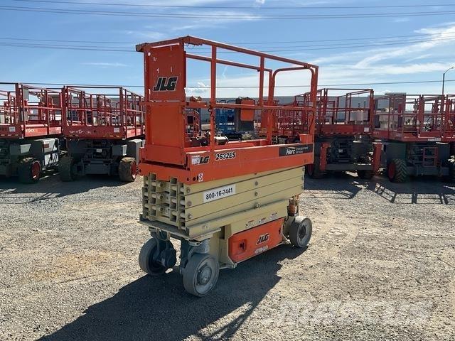JLG 2632ES Käärtõstukid