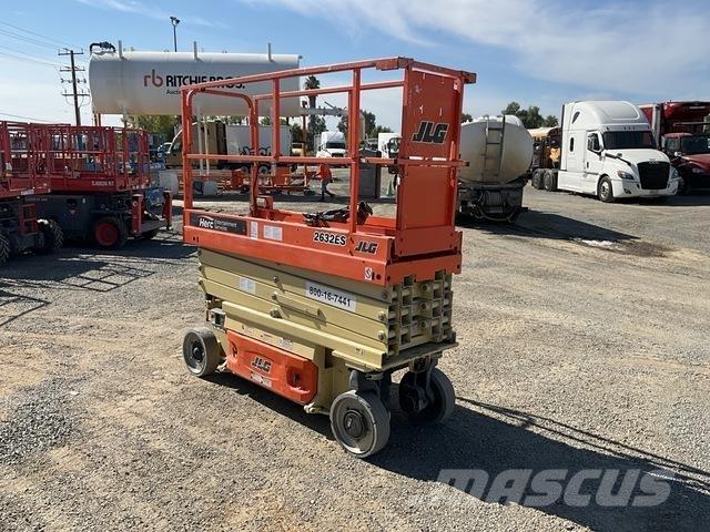 JLG 2632ES Käärtõstukid