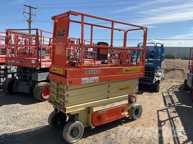 JLG 2632ES Käärtõstukid