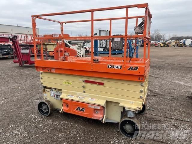 JLG 3246ES Käärtõstukid