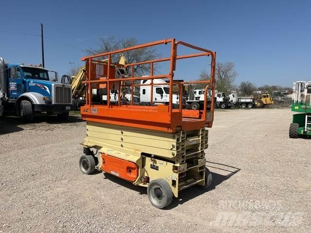 JLG 3246ES Käärtõstukid