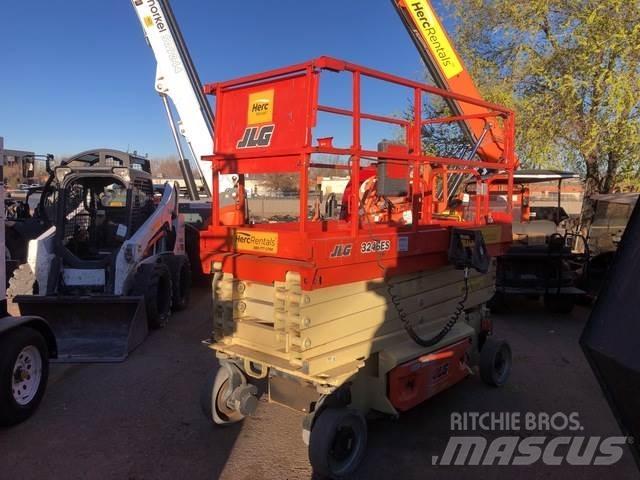 JLG 3246ES Käärtõstukid