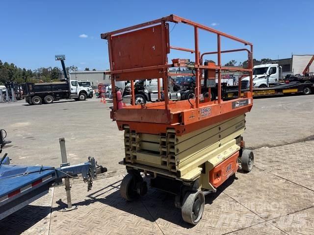 JLG 3246ES Käärtõstukid
