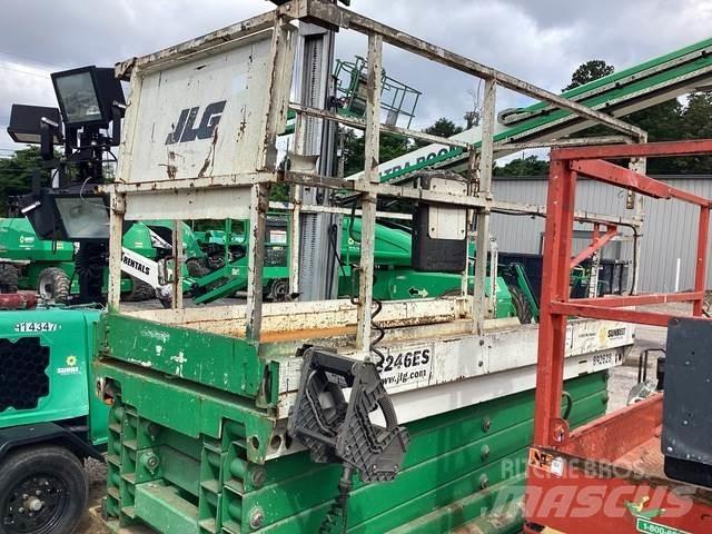 JLG 3246ES Käärtõstukid