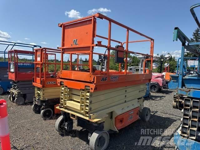 JLG 3246ES Käärtõstukid