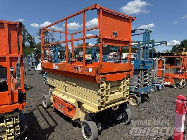 JLG 3246ES Käärtõstukid