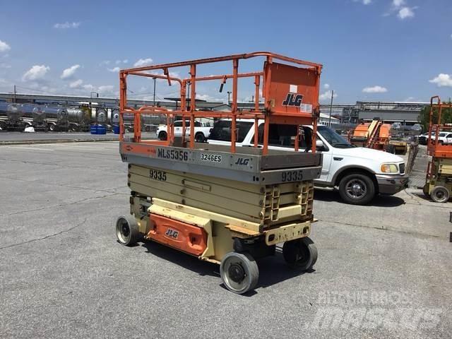 JLG 3246ES Käärtõstukid