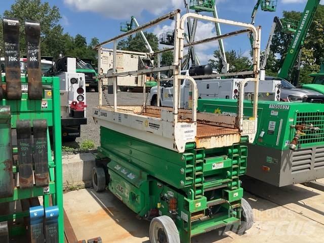 JLG 3246ES Käärtõstukid
