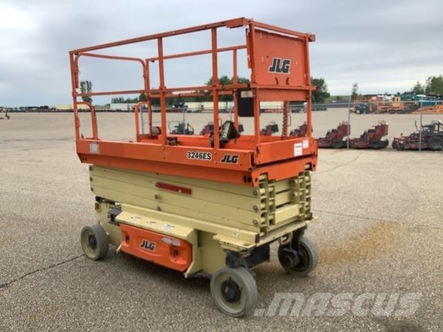 JLG 3246ES Käärtõstukid