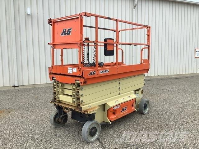 JLG 3246ES Käärtõstukid
