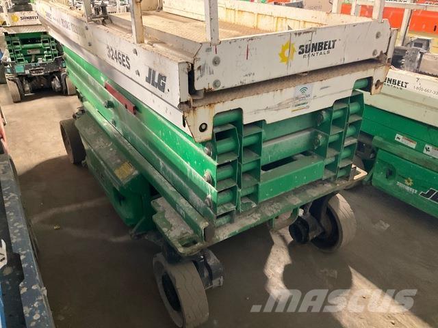 JLG 3246ES Käärtõstukid