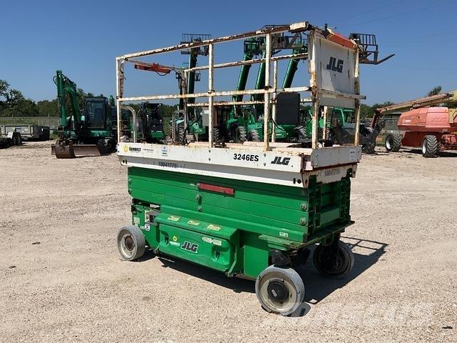 JLG 3246ES Käärtõstukid