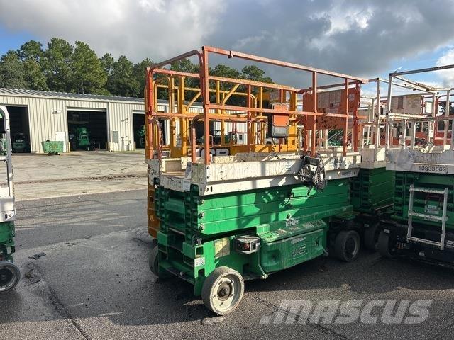 JLG 3246ES Käärtõstukid