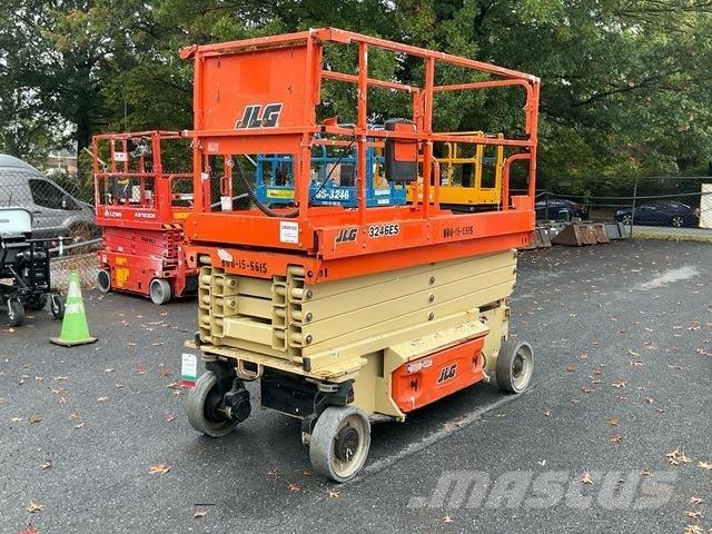 JLG 3246ES Käärtõstukid