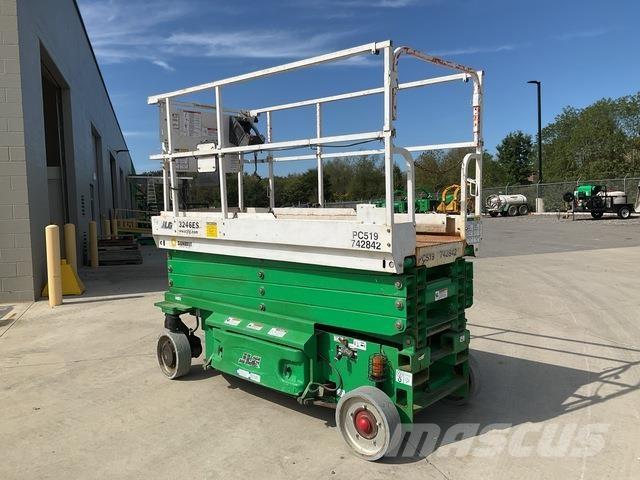 JLG 3246ES Käärtõstukid