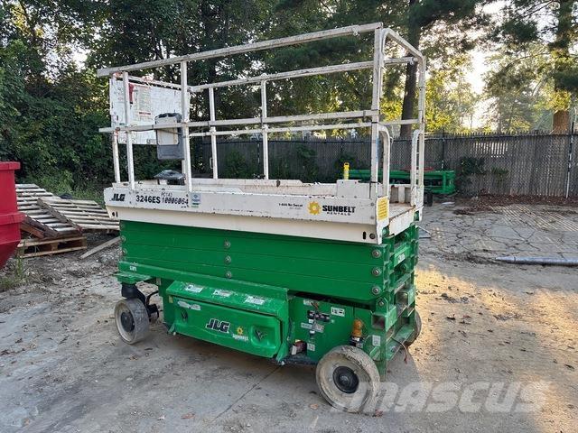 JLG 3246ES Käärtõstukid